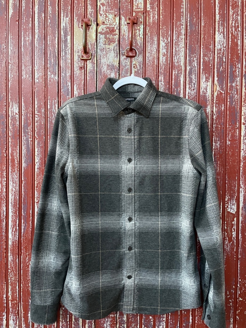 NWT Men’s Flannel Button-Up Shirt in Gray & White Plaid (XS)